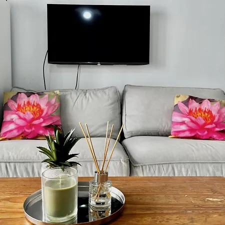 Mckenzie Mile Apartment *