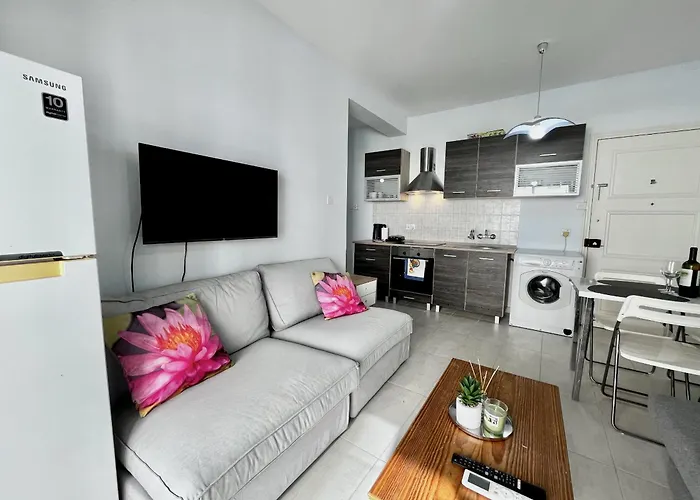 Mckenzie Mile Apartment *