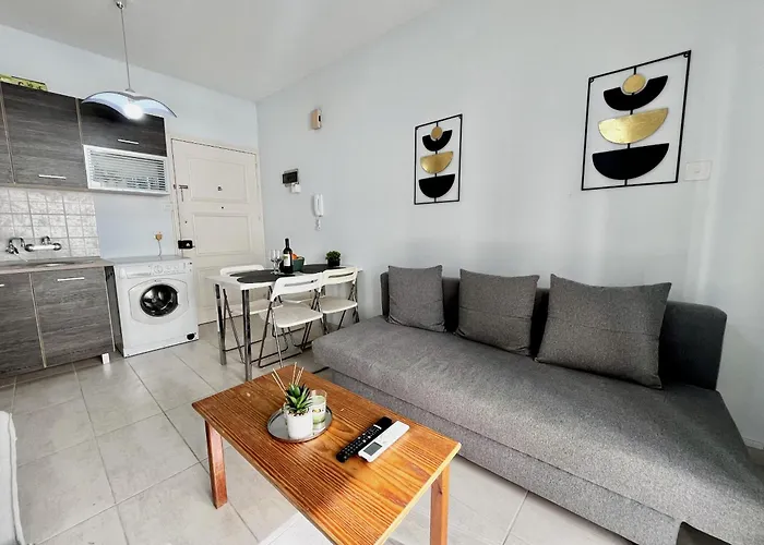 Mckenzie Mile Apartment Larnaka